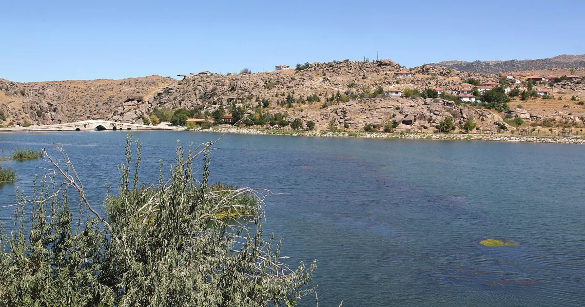 Kızılırmak Nehri Kenarı Piknik Alanı